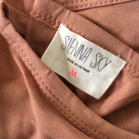 Beautiful blouse - Picture 3 of 5